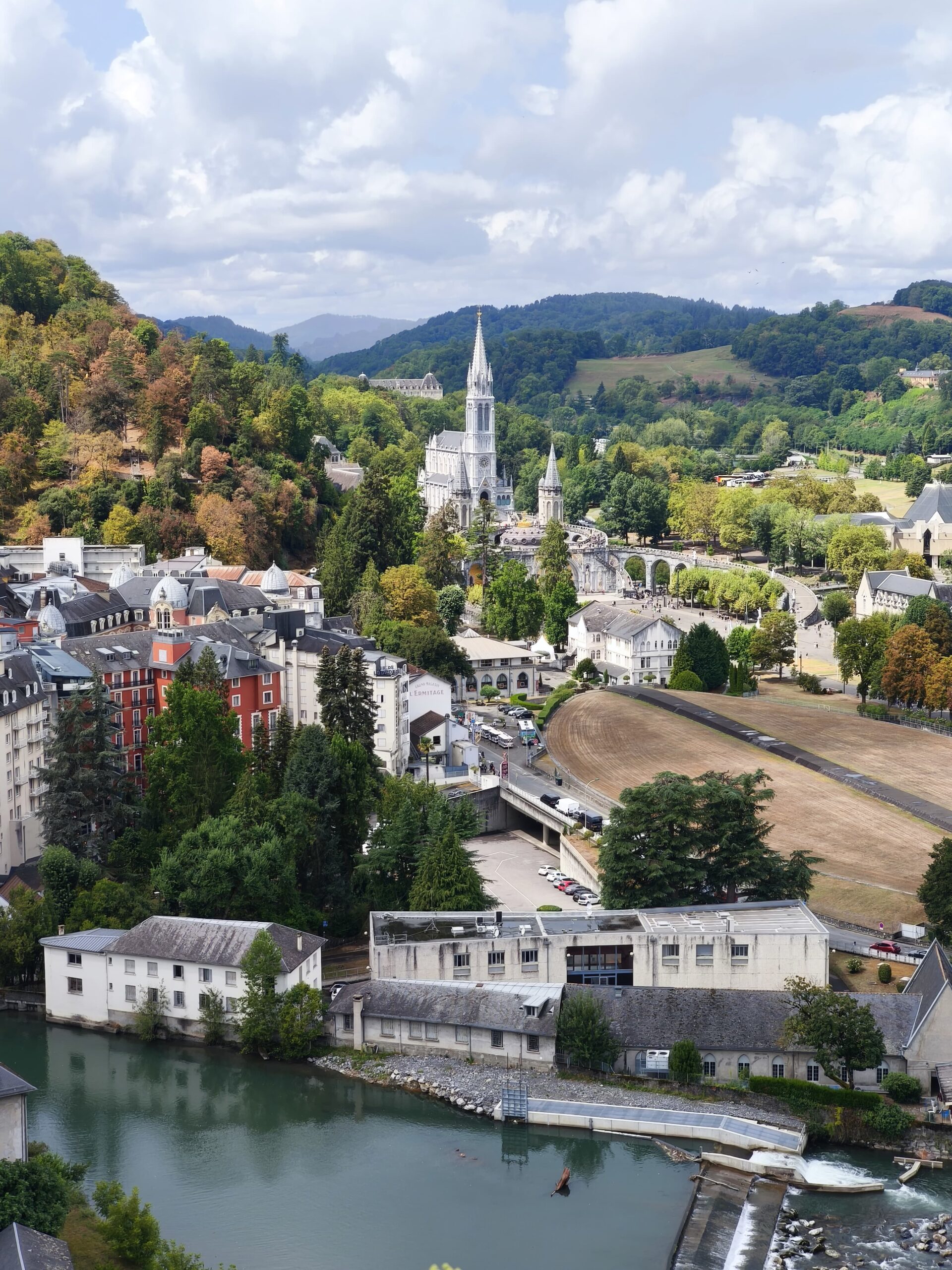 Duchowa podróż do&nbsp;Lourdes – dlaczego warto wyruszyć z&nbsp;nami w&nbsp;2026 roku